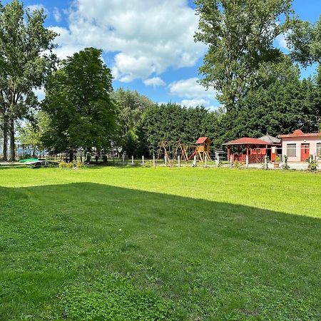 Lelle Beach Club Balatonlelle Εξωτερικό φωτογραφία